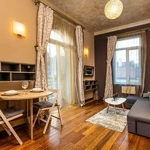 https://1bd-apartment-with-a-cute-balcony-in-kapana.plovdiv-hotels.com